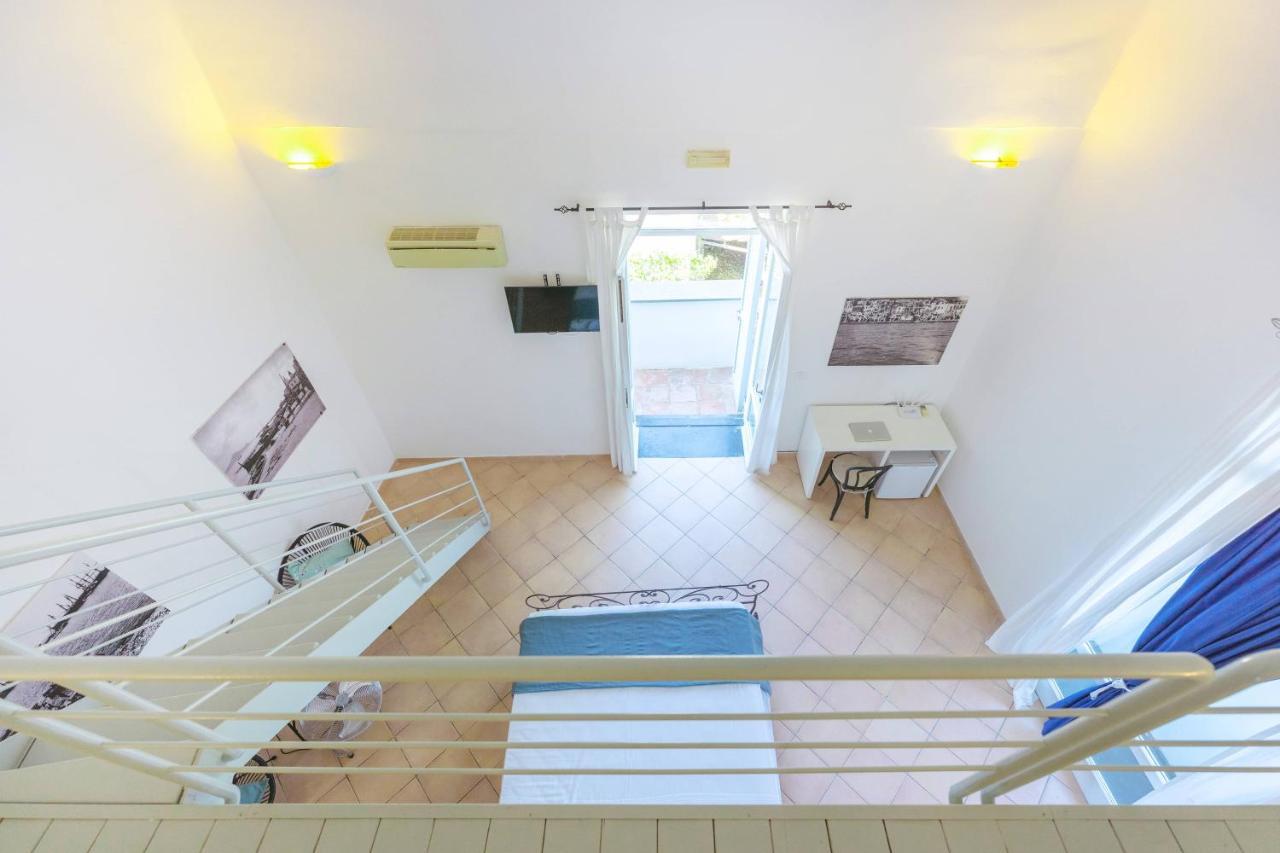 بروسيدا Palazzo Attila - Gioia Apartments المظهر الخارجي الصورة