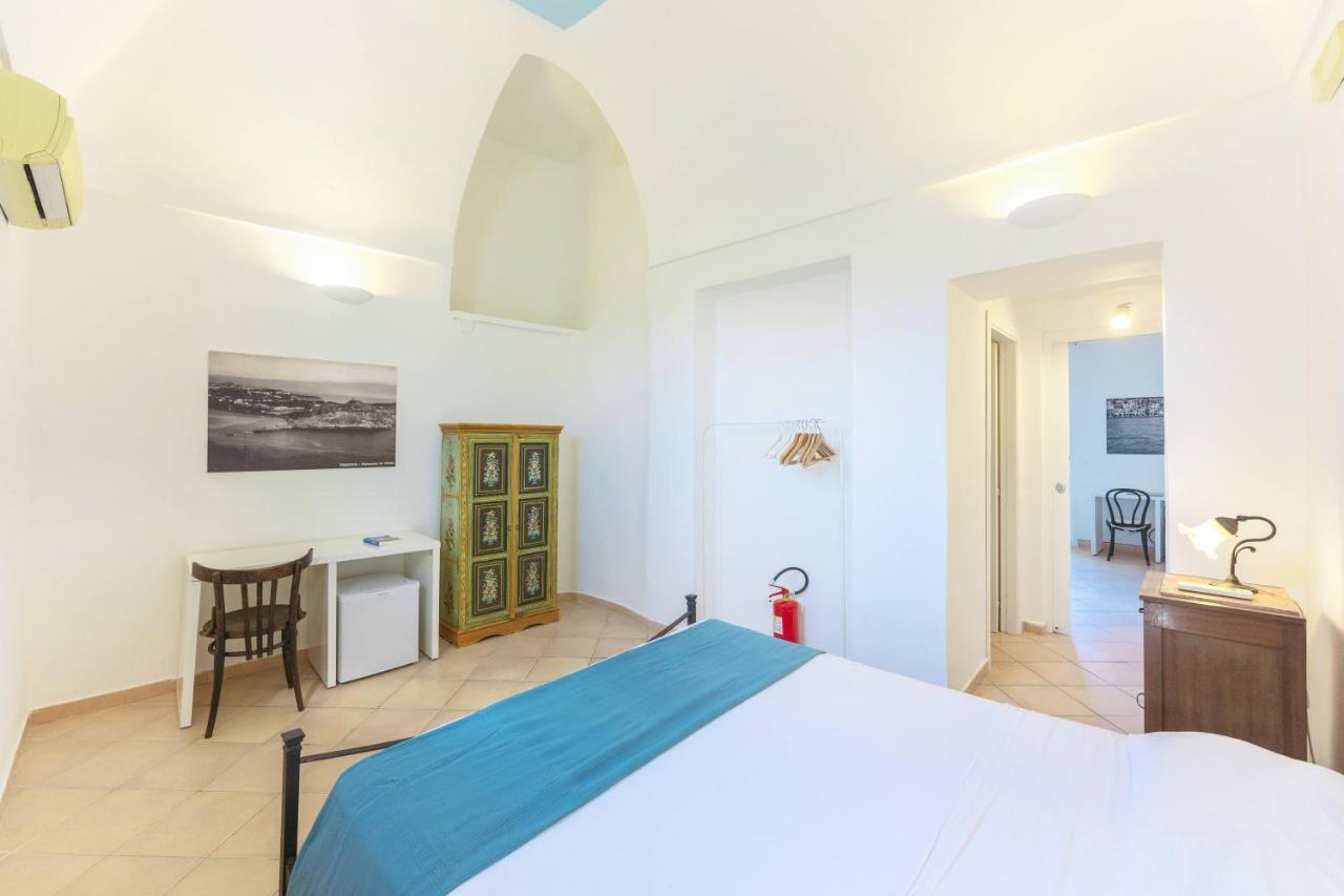 بروسيدا Palazzo Attila - Gioia Apartments المظهر الخارجي الصورة